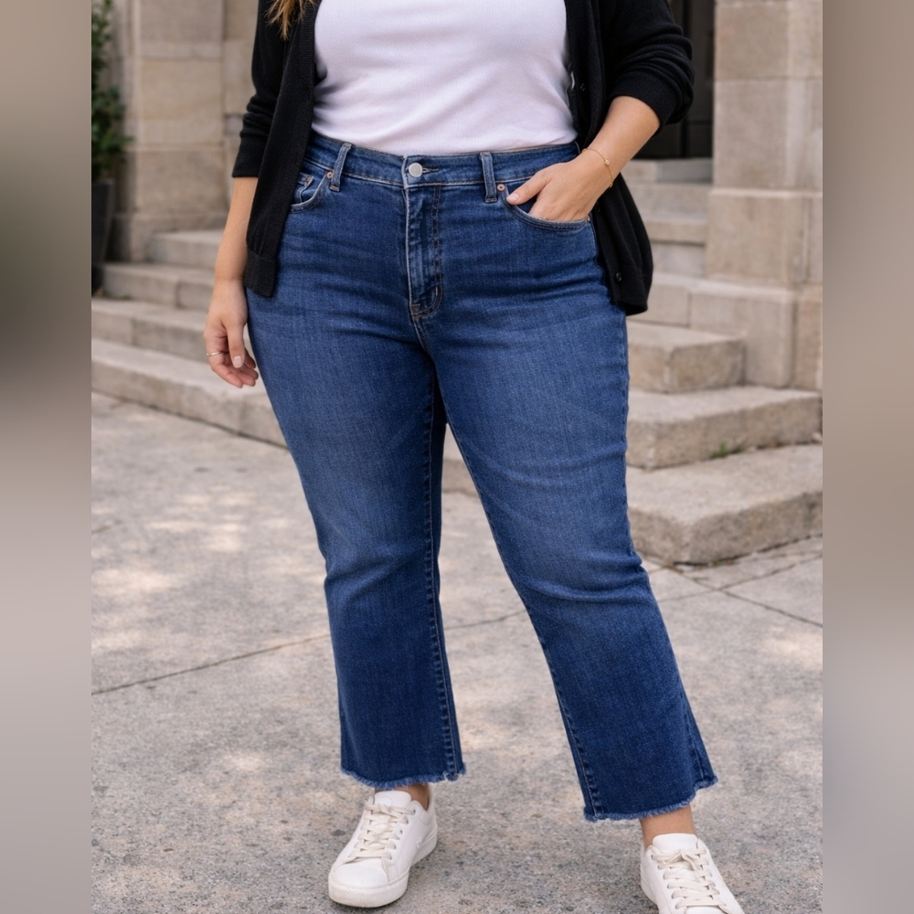 GAP Kick Fit High Rise Jeans Size 34 Blue Cropped Flare Stretch Denim Women